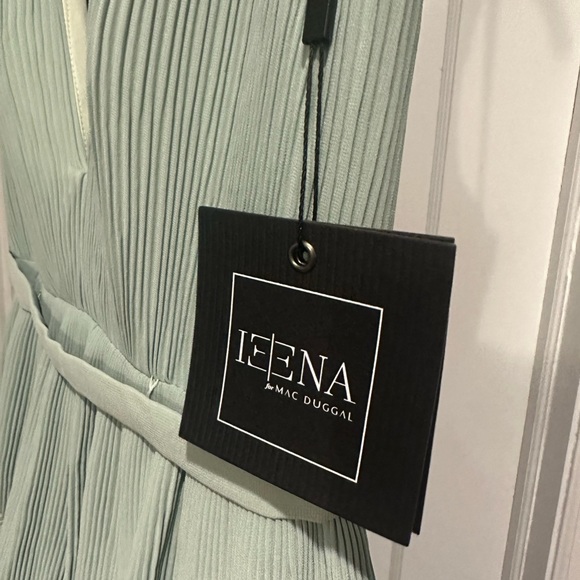 Mac Duggal Green Ruffled Maxi Dress with Plunge Neckline - Picture 4 of 5